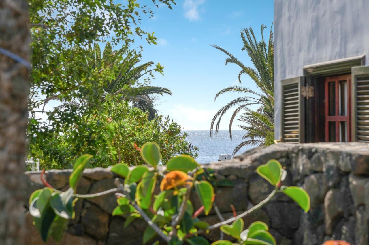 Bungalow Playa Bastian Costa Teguise Exterior photo