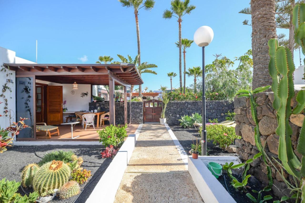 Bungalow Playa Bastian Costa Teguise Exterior photo